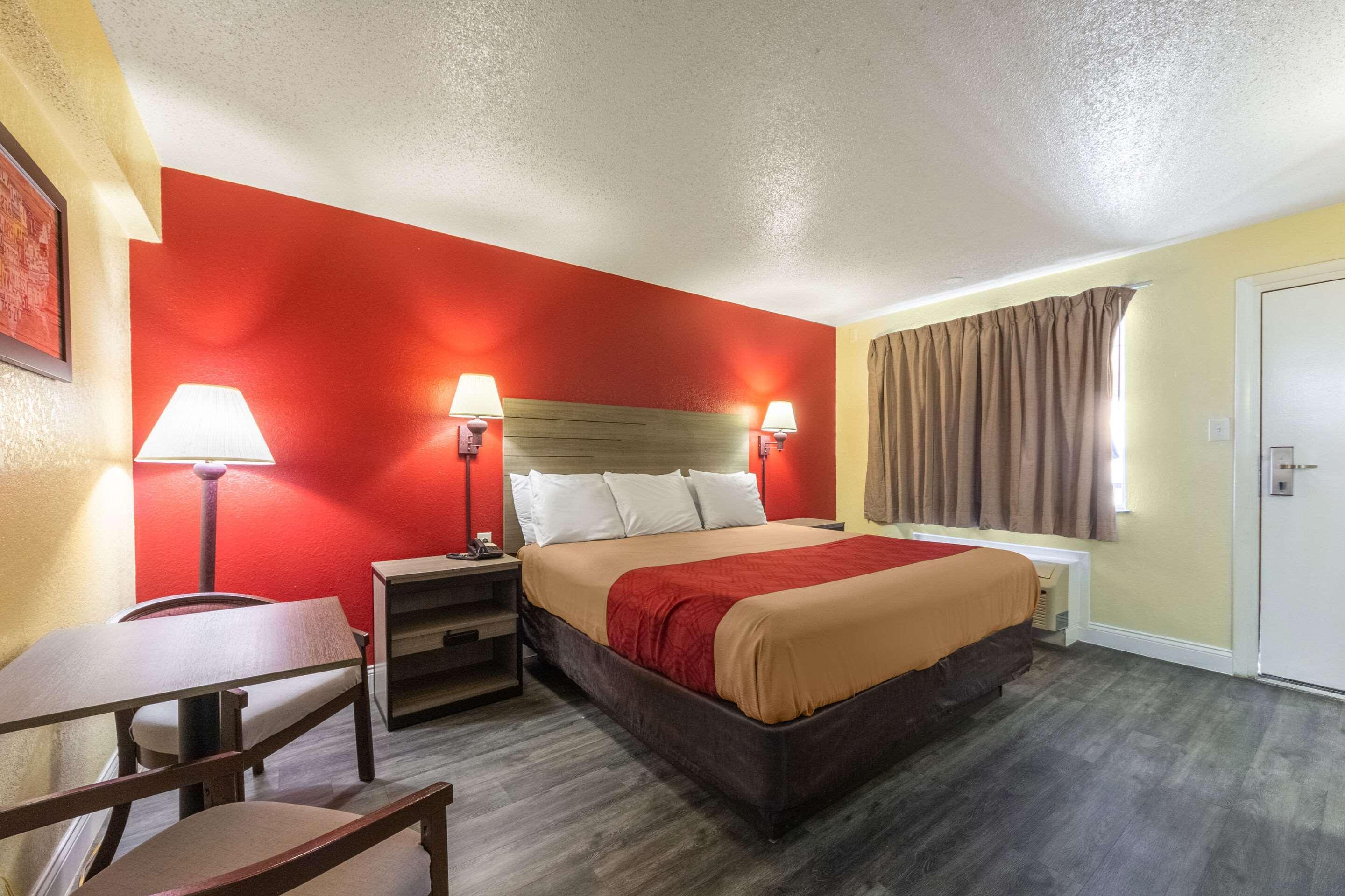 Econo Lodge San Marcos University Area Exterior photo