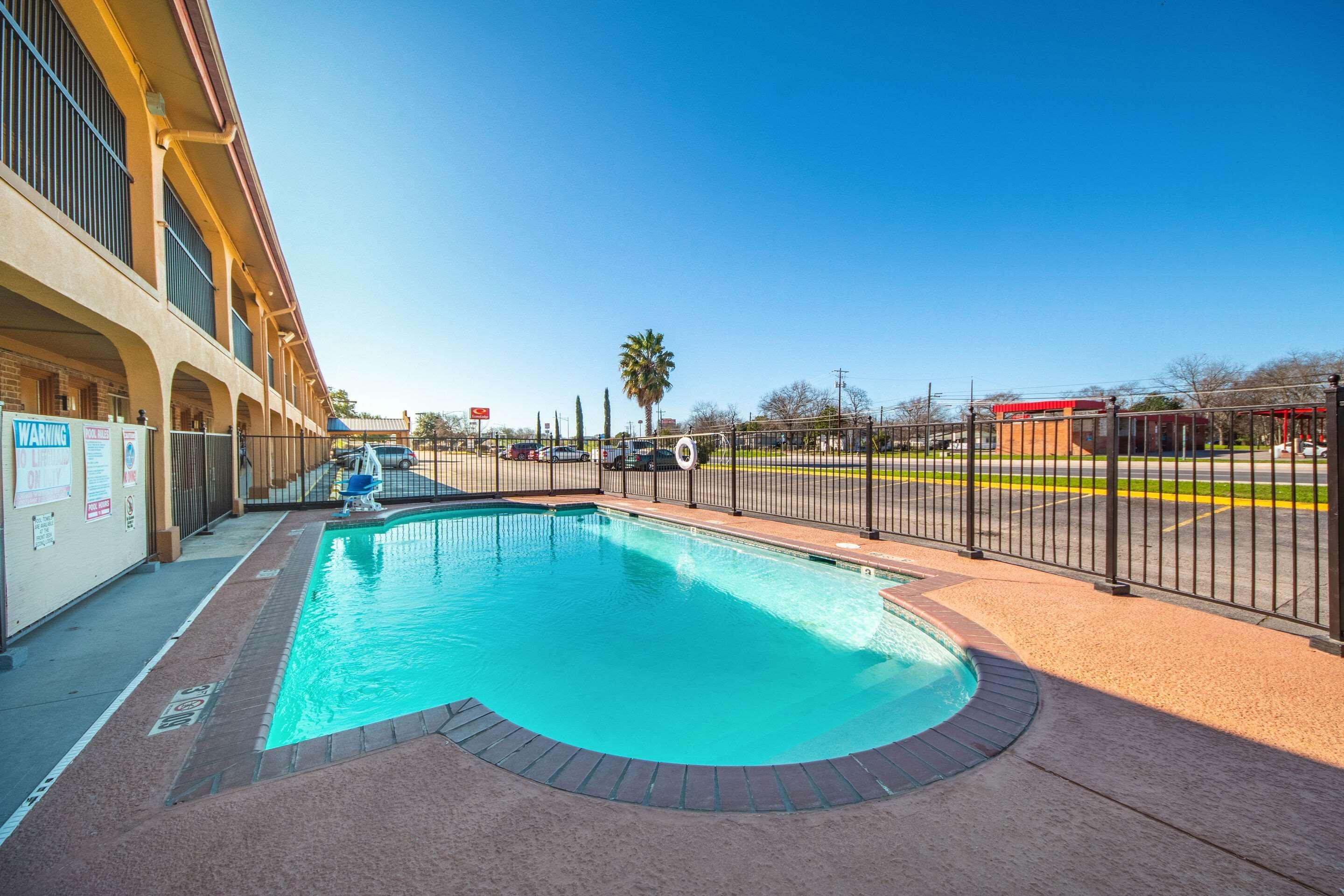 Econo Lodge San Marcos University Area Exterior photo