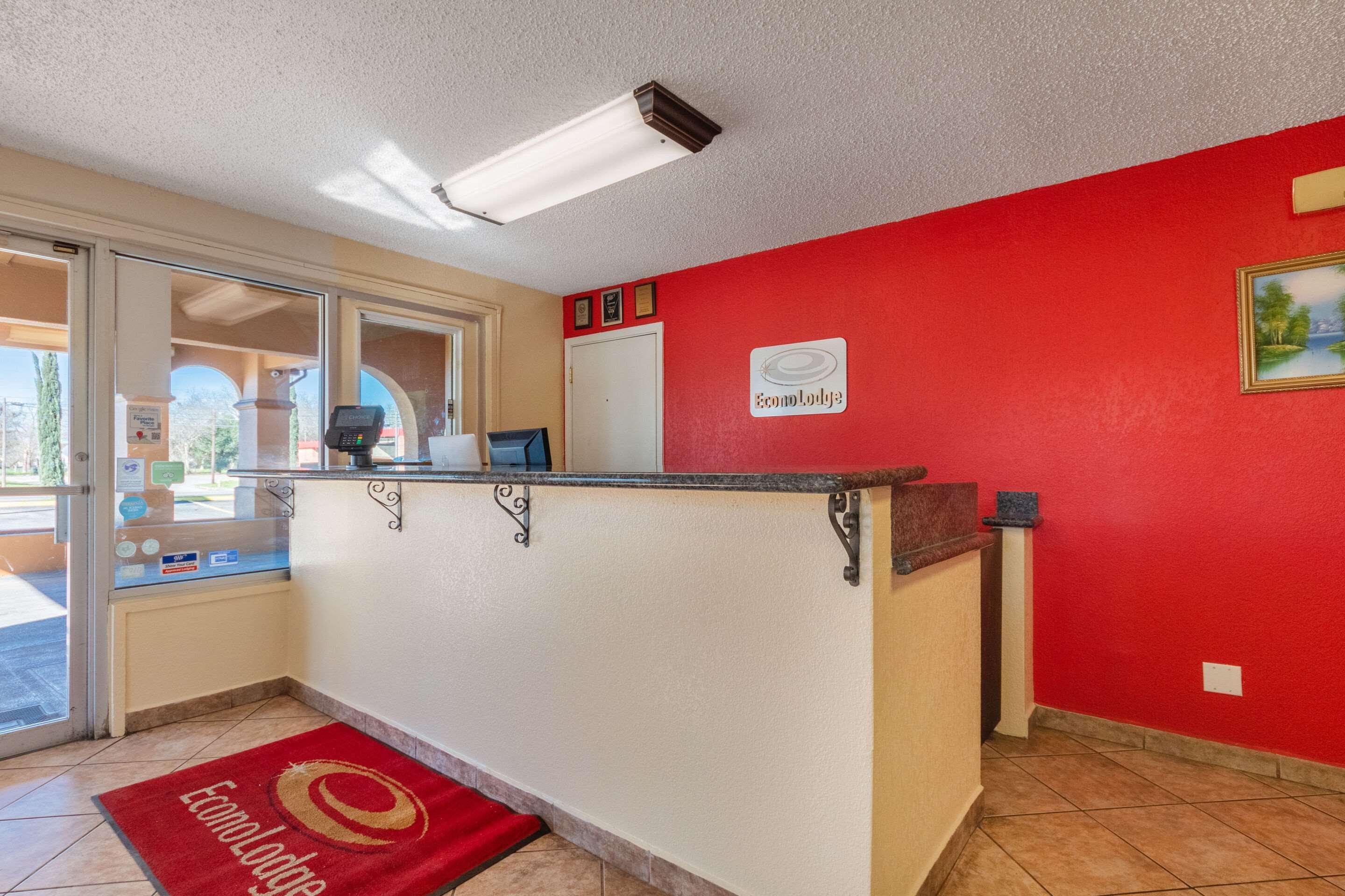Econo Lodge San Marcos University Area Exterior photo